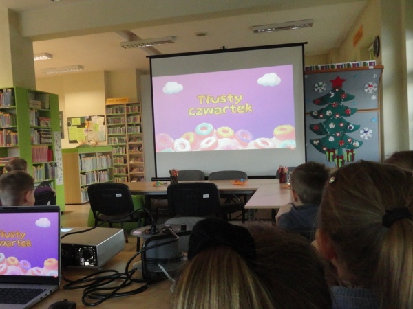 "Maski karnawałowe" - prezentacja multimedialna połączona z warsztatami plastycznymi dla klasy I SP 10 - 2026.01.12 - Filia nr 4