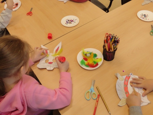 "Maski karnawałowe" - prezentacja multimedialna połączona z warsztatami plastycznymi dla klasy I SP 10 - 2026.01.12 - Filia nr 4