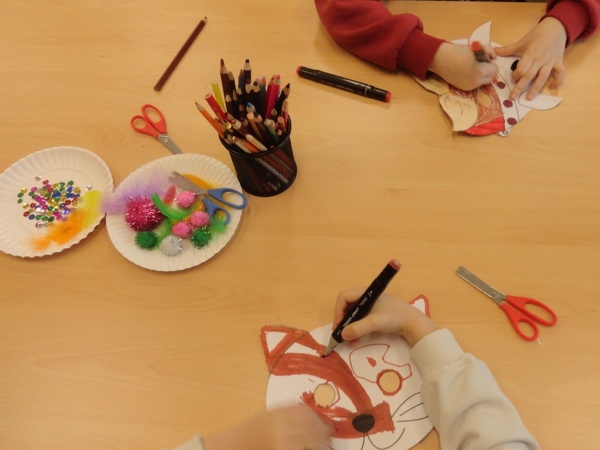 "Maski karnawałowe" - prezentacja multimedialna połączona z warsztatami plastycznymi dla klasy I SP 10 - 2026.01.12 - Filia nr 4