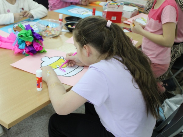 "Miodowe przygody Kubusia Puchatka”- zajęcia czytelnicze  dla szkoły podstawowej na  podstawie książek o Kubusiu Puchatku - 2025.12.30 - Biblioteka Multimedialna "Czytnik"