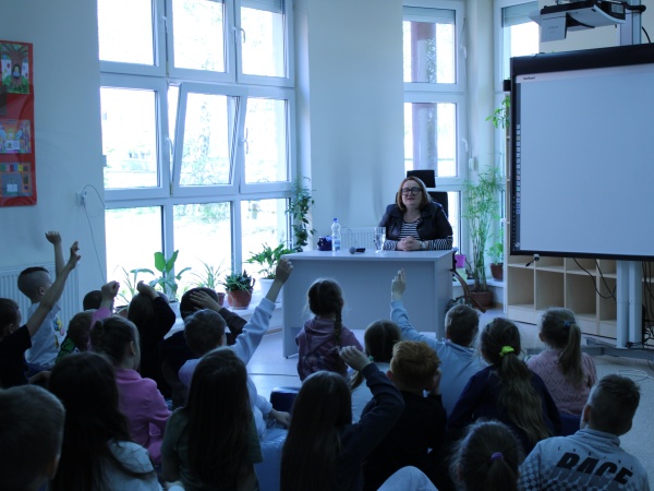 Spotkanie autorskie z Justyną Bednarek - autorką książek dla dzieci- 2025.04.23 - Biblioteka Multimedialna "Czytnik"