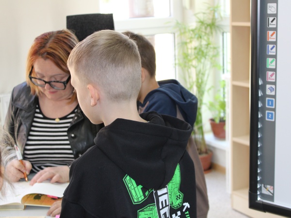 Spotkanie autorskie z Justyną Bednarek - autorką książek dla dzieci- 2025.04.23 - Biblioteka Multimedialna "Czytnik"